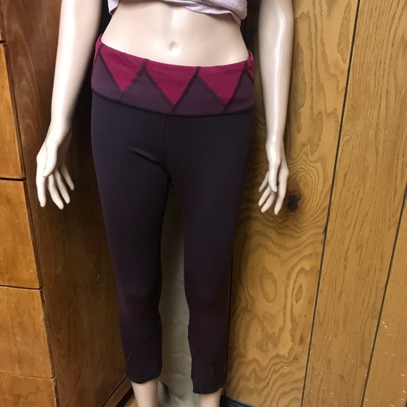 Lululemon Run Inspire Crop Burgundy Size 8 - Picture 6 of 13